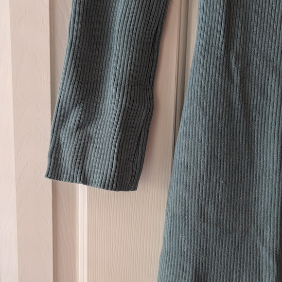 Sweater dress! - Picture 4 of 6